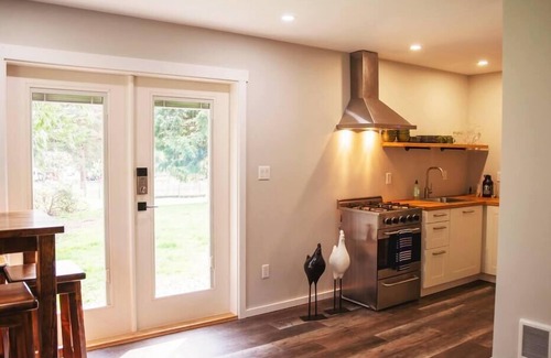 Brew Bay Other | The Roost - Brand New Private Suite with Hot Tub