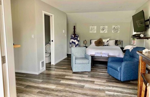 Brew Bay Other | The Roost - Brand New Private Suite with Hot Tub