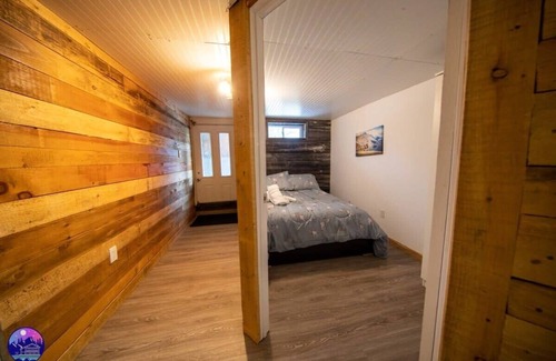Mauricie Ski Chalet | The Road Shack | spa | dogfriendly