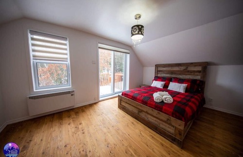 Mauricie Ski Chalet | The Road Shack | spa | dogfriendly
