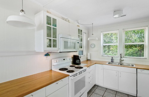 Folly Beach House | The Road Ends Here! Folly Beach/3 Bedroom/2 Full Baths/Sleeps 6/Pets Considered