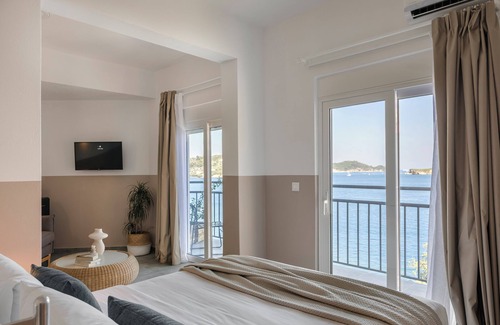 Skiathos Hotel | The Rock
