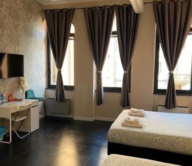Centro Storico House | THE ROCK HOUSE camere con bagno privato self check-in