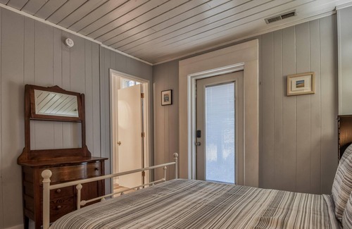 Pacific City House | The Rock Inn Yacht