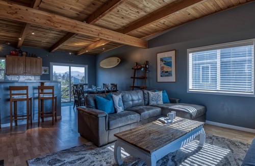 Pacific City House | The Rock Inn Yacht