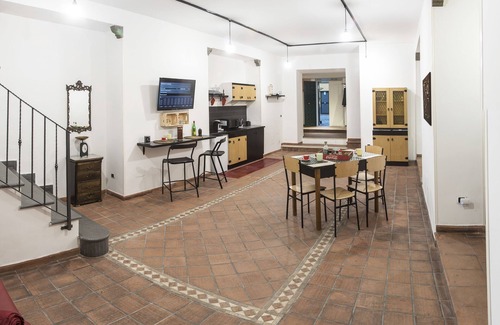Chiaia Apartment | The Rock