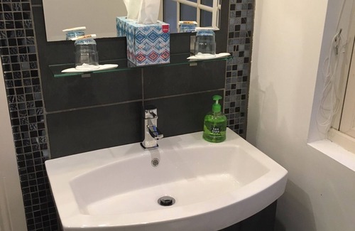 Crumlin Bed & Breakfast | The Rocks Bed & Breakfast