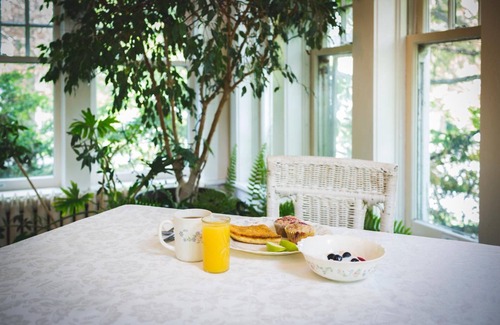 Near South Bed & Breakfast | The Rogers House Inn Bed & Breakfast