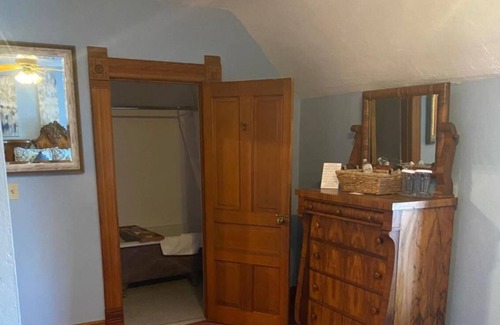 Near South Bed & Breakfast | The Rogers House Inn Bed & Breakfast