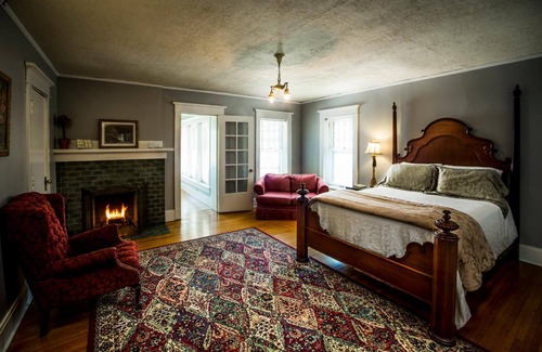 Near South Bed & Breakfast | The Rogers House Inn Bed & Breakfast