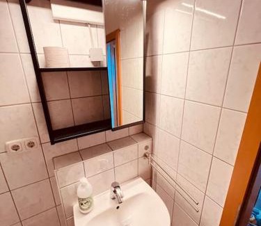 Bruckstraße Apartment | The Room - Direkt in der Stadt!