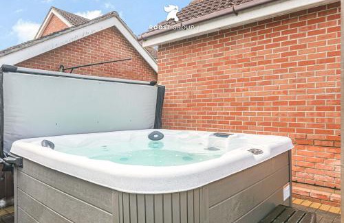 Chafford Hundred House | The Roost Group - 8-Bed Home, 5 Mins to M25&A13