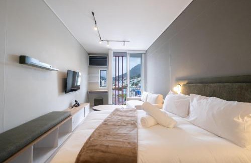 Bo'Kaap Apartment | The Rose 704: Top Floor Modern Studio Apartment
