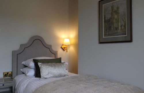 Thorney Hotel | The Rose And Crown