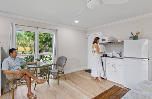 Sanibel Cottage | The Rosella-Great value on Sanibel! Walk to dining, shops and The Lighthouse-on Historic East End!