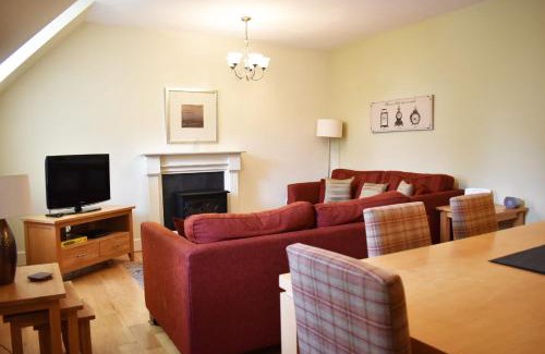 Fort Augustus Apartment | The Ross 2 bedroom apartment in historic Abbey