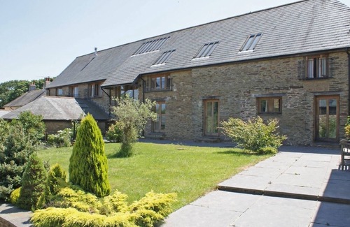 Washbourne Cottage | THE ROUNDHOUSE, pet friendly, luxury holiday cottage in Halwell