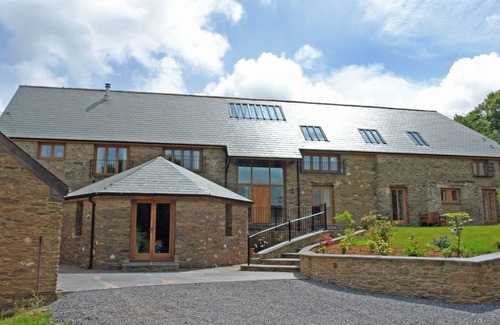 Washbourne Cottage | THE ROUNDHOUSE, pet friendly, luxury holiday cottage in Halwell