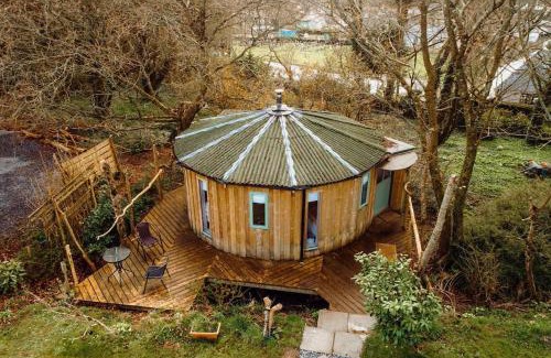 Begelly Ski Chalet | The Roundhouse - Unique space nestled in the trees