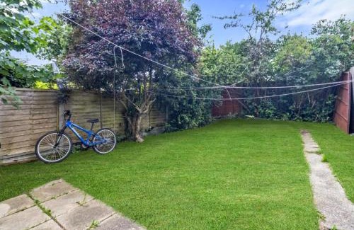 White Hart Lane Apartment | The Roundway Styles & Cosy Private Rooms in London