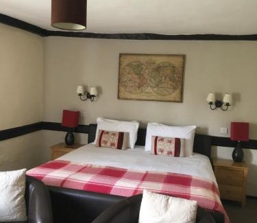 Henley-on-Thames Bed & Breakfast | The Row Barge Henley