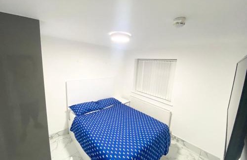 Townfield House | THE ROYAL BOUTIQUE REGENT LODGE bY LONDON , SLEEP 8