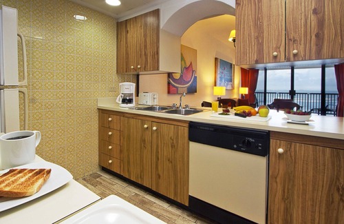 Zona Hotelera Resort | The Royal Cancun All Suites Resort