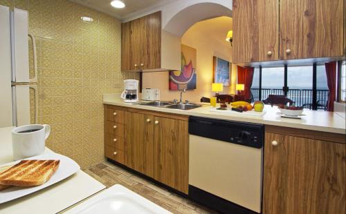 Zona Hotelera Resort | The Royal Cancun All Villas Resort