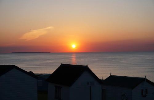 Westleigh Resort | The Royal Clovelly caravan with sea views