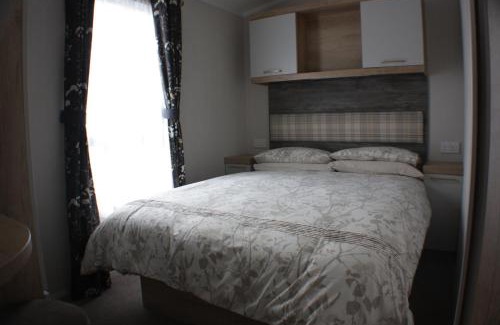 Westleigh Resort | The Royal Clovelly caravan with sea views