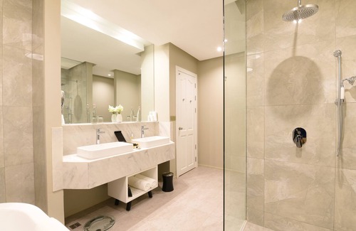 Siem Reap Hotel | The Royal Family Suites by Memoire Palace Resort & Spa
