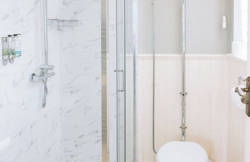 Waltham Forest Hotel | The Royal Oak