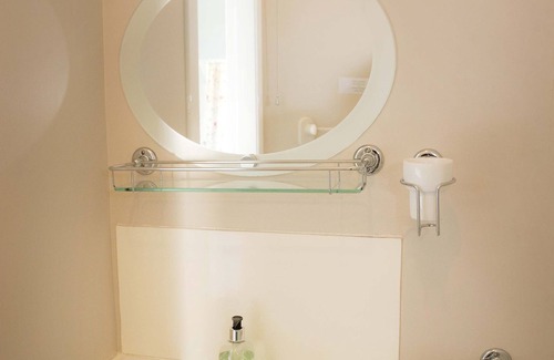 Cullen Hotel | The Royal Oak Hotel