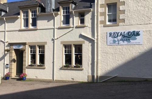 Cullen Hotel | The Royal Oak Hotel