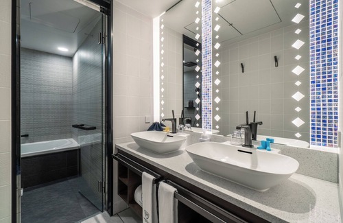 Chuo Hotel | The Royal Park Canvas - Osaka Kitahama