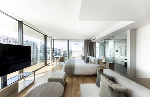 Karasumaoike Hotel | The Royal Park Hotel Iconic Kyoto