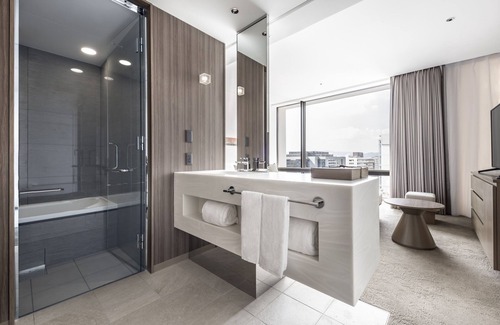 Karasumaoike Hotel | The Royal Park Hotel Iconic Kyoto