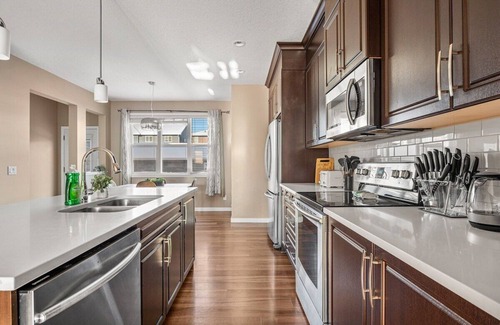 Calgary House | The Royal YYC - 10 min to Airport - 1.5hr to Banff