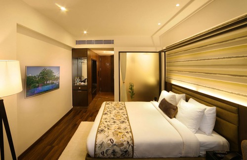 Gandhi Nagar Hotel | The Royale Senate Race Course