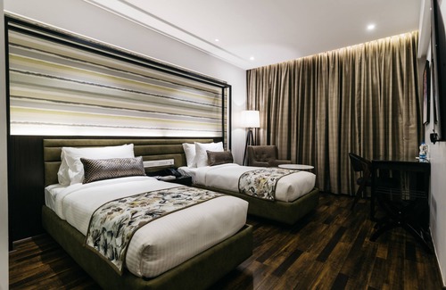 Gandhi Nagar Hotel | The Royale Senate Race Course