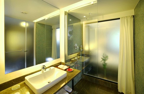 Gandhi Nagar Hotel | The Royale Senate Race Course