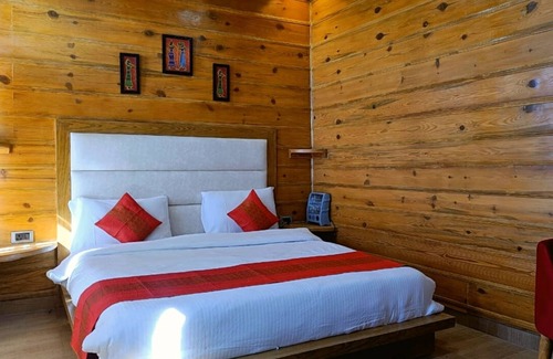 Kanatal Hotel | The Royals Apricot Garden