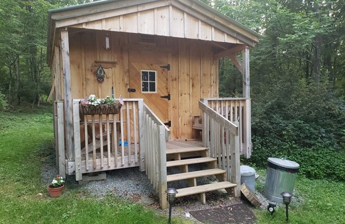 Jeffersonville Cabin | The ruffled feather cabin 52 acre farm.