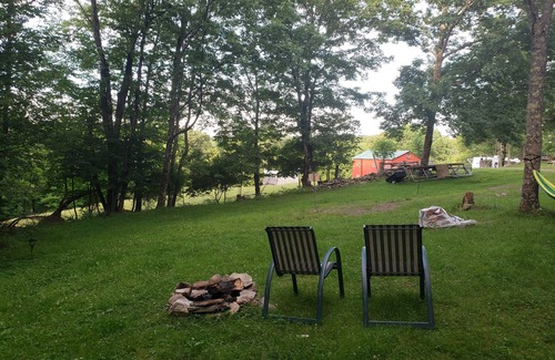 Jeffersonville Cabin | The ruffled feather cabin 52 acre farm.