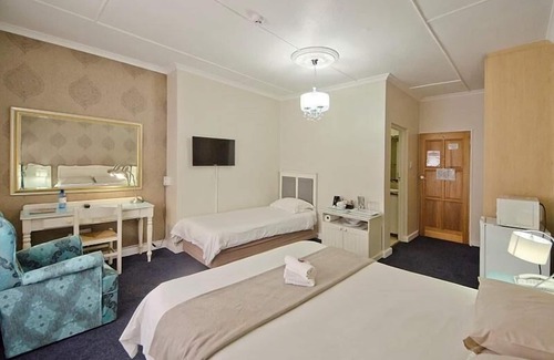 Knysna Hotel | The Russel Hotel
