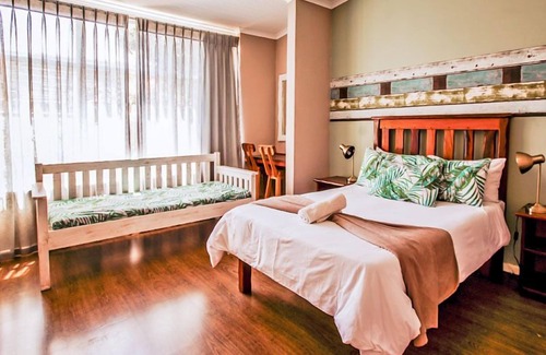 Summerstrand House | The Russel Guesthouse