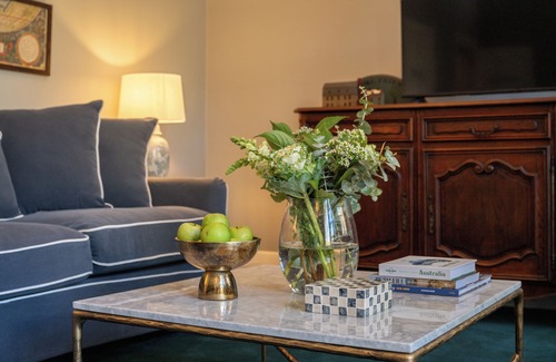 The Rocks Hotel | The Russell Boutique Hotel