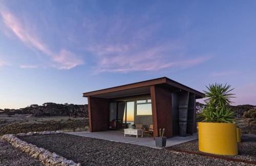Dudley West Villa | The Rusty Kangaroo - Spectacular Ocean View Couples Boutique Studio