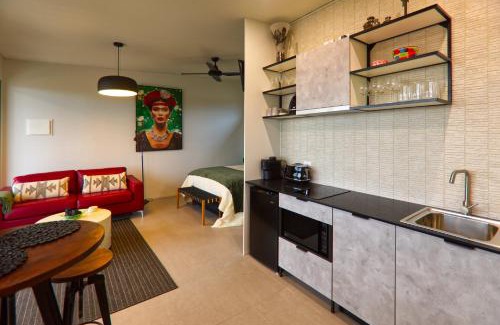 Dudley West Villa | The Rusty Kangaroo - Spectacular Ocean View Couples Boutique Studio