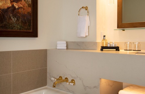 Jackson Hole Hotel | The Rusty Parrot Lodge and Spa